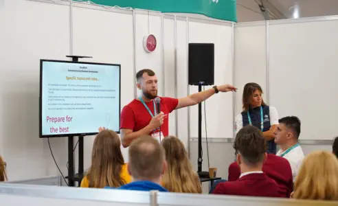 Expert briefing Competitors